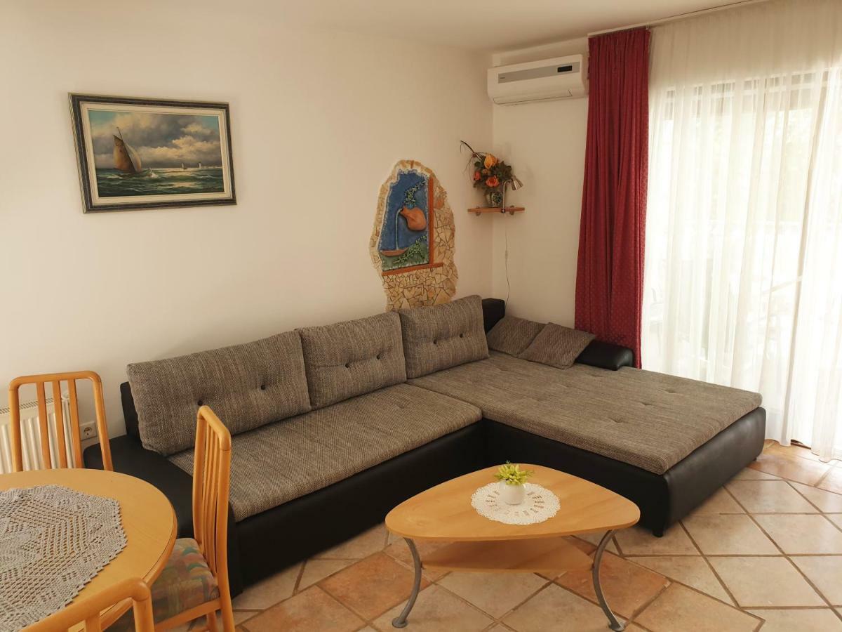 Apartmenthaus Fa Rovinj Extérieur photo