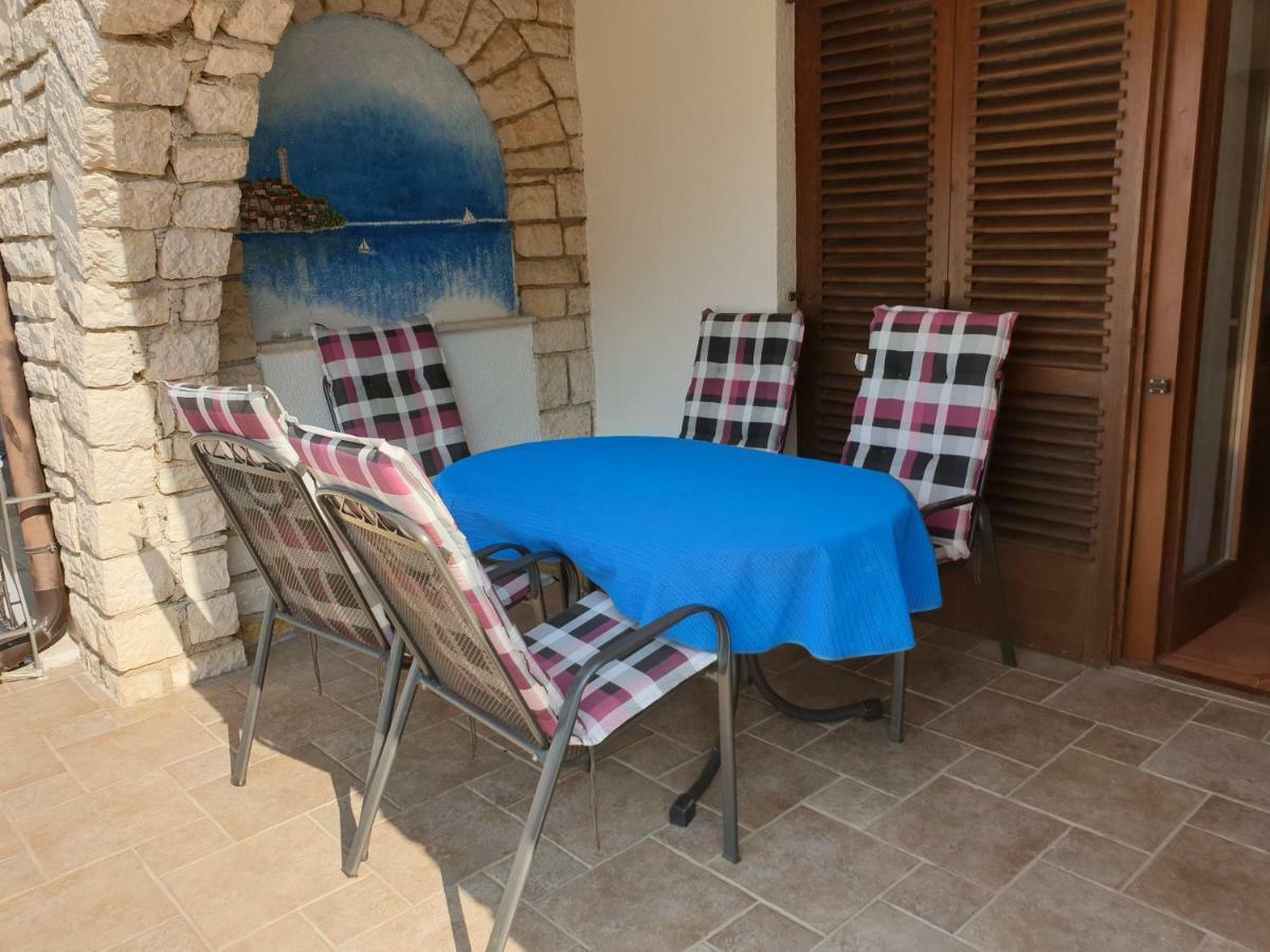 Apartmenthaus Fa Rovinj Extérieur photo