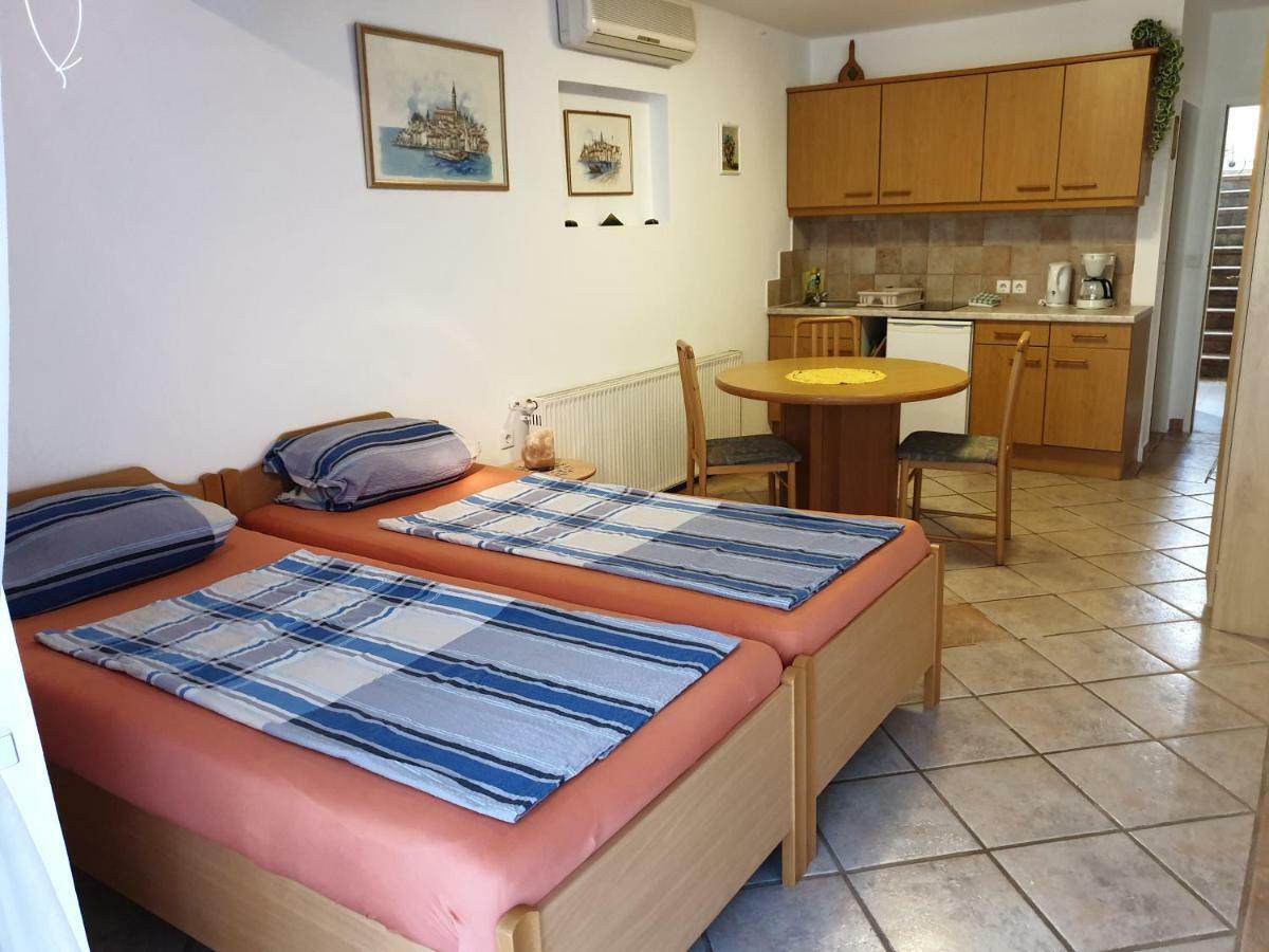 Apartmenthaus Fa Rovinj Extérieur photo